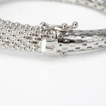 02_detail.webp